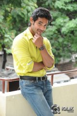 Aadi Pyaar Mein Padipoyane Press Meet Photos